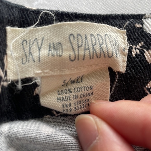 Pacsun floral/black jean button skirt size M - Picture 3 of 3